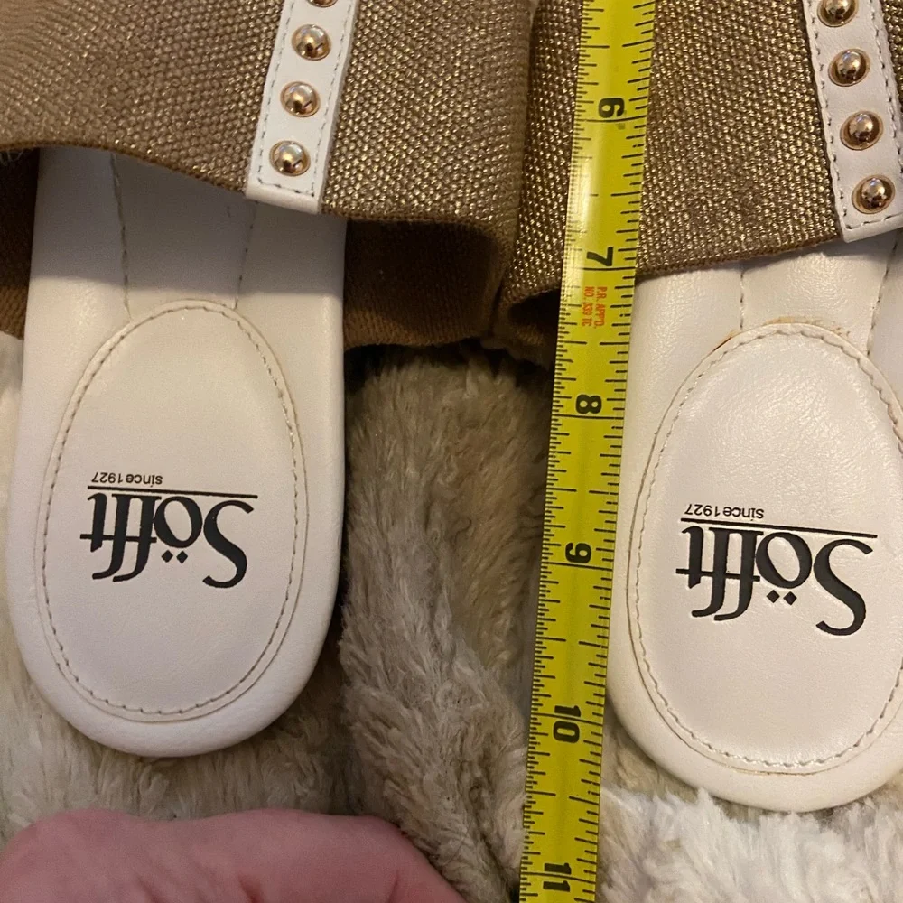 *3/$25* Sofft White and Gold Thong Sandals Size 10 - Picture 7 of 9